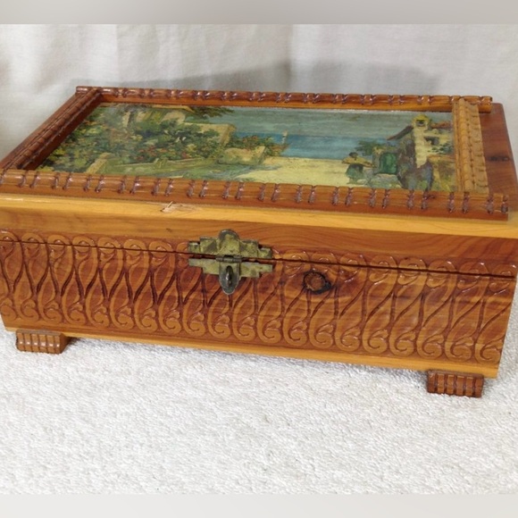 Beautiful Vintage Carved, footed, Cedar Jewelry Box w/Mirror Spain Coastal Scene - Picture 4 of 10